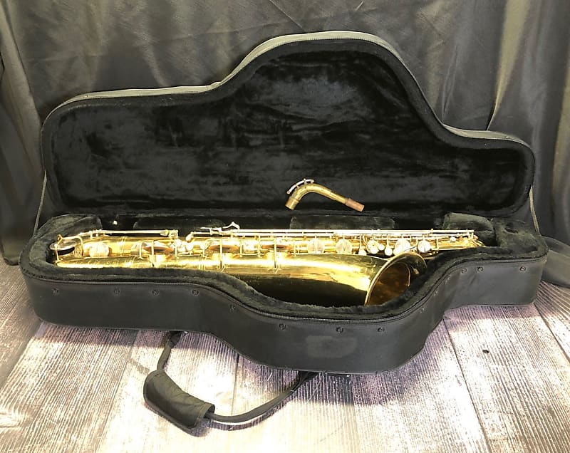 Conn 11M Baritone Saxophone w/Case Reverb