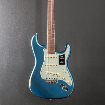 Fender Vintera Road Worn 60’s Stratocaster – Lake Placid Blue image 3