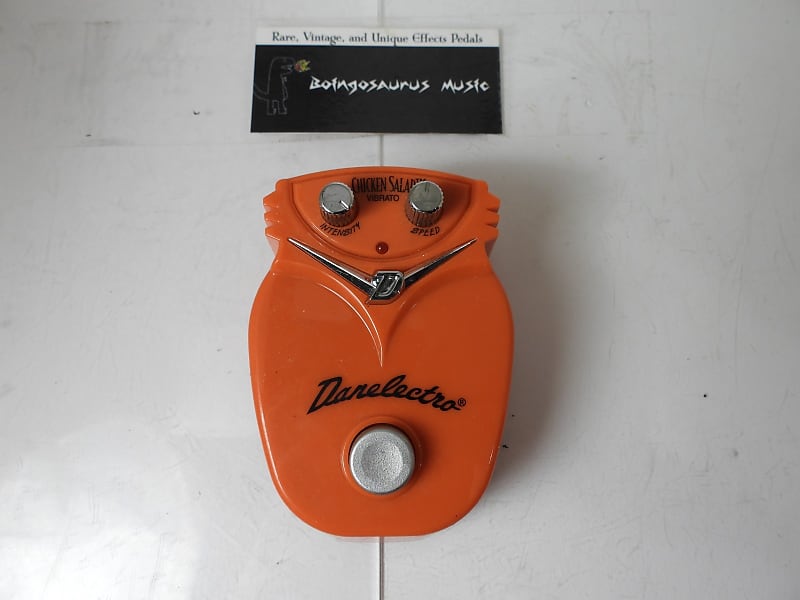Danelectro Chicken Salad™ Vibrato dj-15 Danelectro DJ-15 Chicken Salad Vibrato - YouTube
