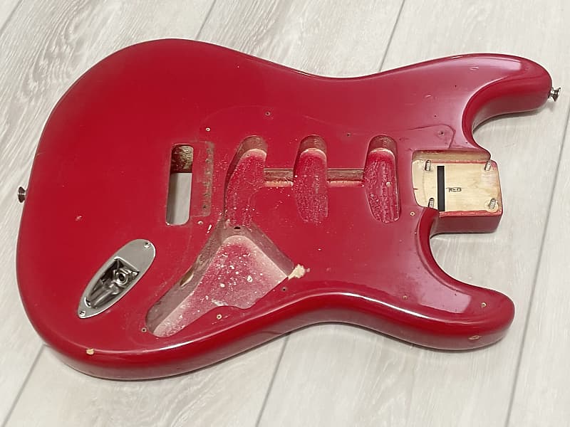 【お得】 Relic 1985 Fender Japan Vintage Dakota Red Stratocaster Body ギター