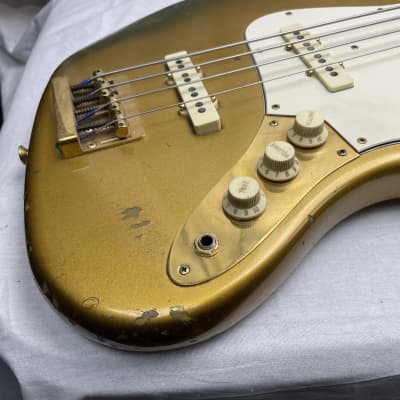 Fender American Collector's Series Jazz Bass 4-string J-Bass with Case 1981 - Gold image 8