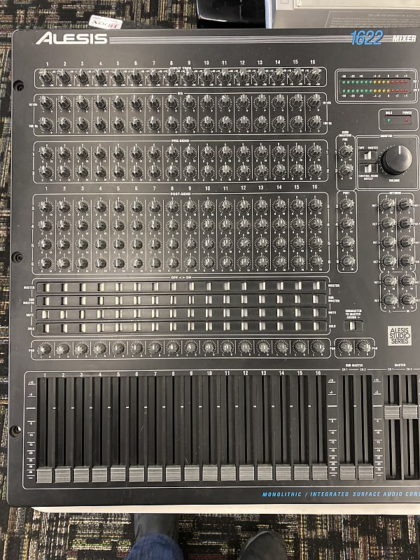 Alesis Mixer 1622 90s Black Reverb