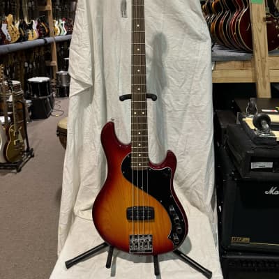 FENDER DIMENSION BASS IV (Mexican, 2004-2007) bass guitars