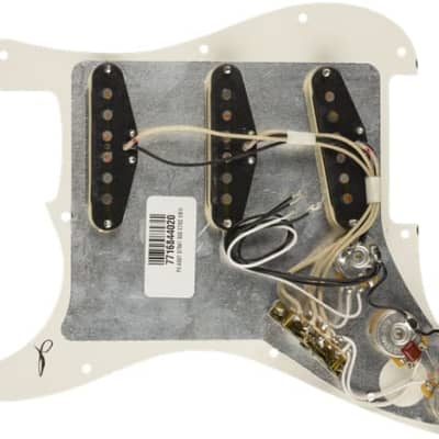 Immagine FENDER - Pre-Wired Strat Pickguard  Original 57/62 SSS  Parchment 11 Hole PG - 0992345509 - 2