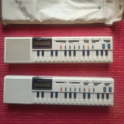 2 X Casio VL-1 VL-Tone 29-Key Synthesizer Keyboards Bundle Lot