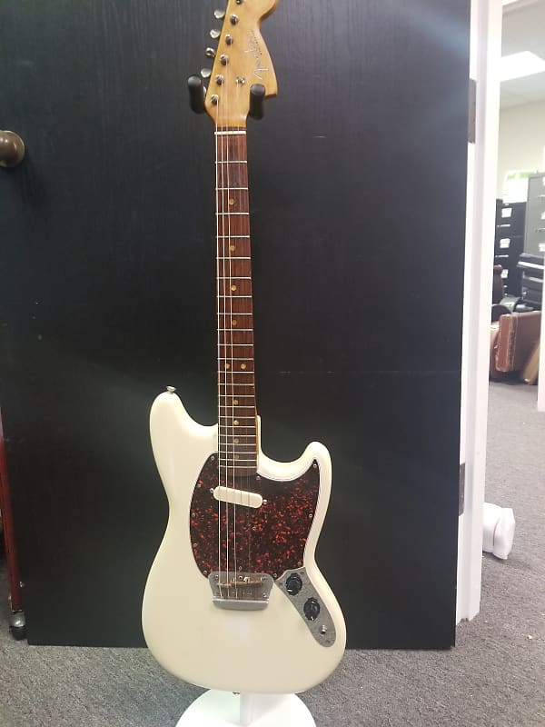 Fender Musicmaster II with Rosewood Fretboard 1964 - 1969 Olympic White image 1