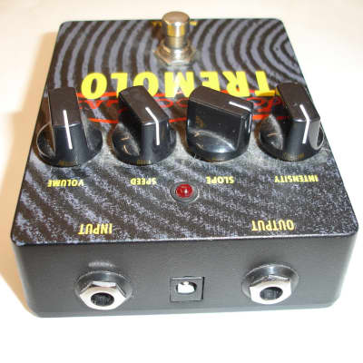 Voodoo Lab Tremolo Effect Pedal | Reverb Canada