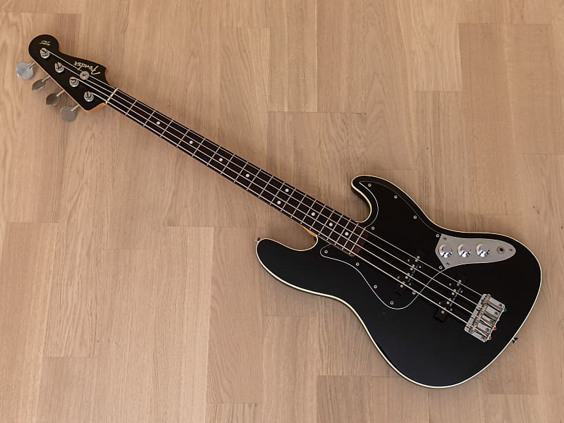 品質は非常に良い Fender Japan OCR Bass Jazz Aerodyne エレキギター