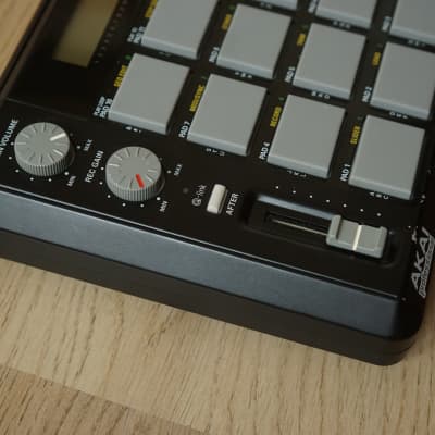 Akai MPC500 Music Production Center 2006 - 2013 - Black image 3