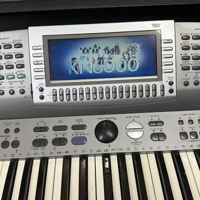 Technics SX-KN6000 keyboard synthesizer 61 keys made in Japan in excellent condition with keyboard stand , note stand and volume pedal included.