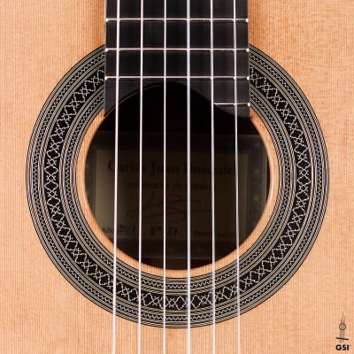 Carlos Juan Busquiel 2021 Classical Guitar Cedar/African Rosewood image 8