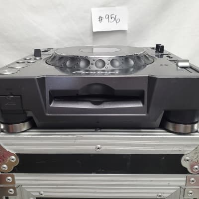 Pioneer CDJ-1000MK3 CD/MP3 Player With Road Case Bundle #956 Heavily Used, Working Condition image 5