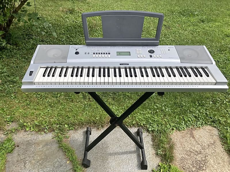 Yamaha DGX230 76-Key Portable Keyboard | Reverb