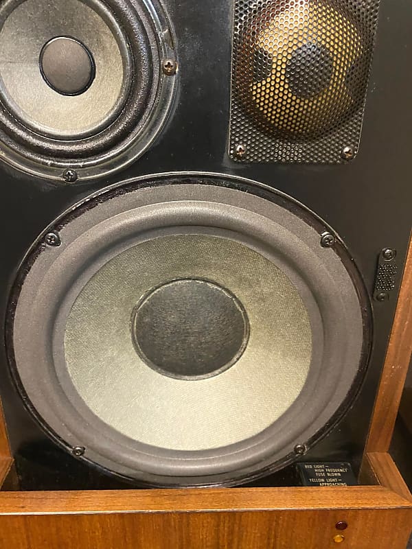 Mcintosh store xr3 speakers