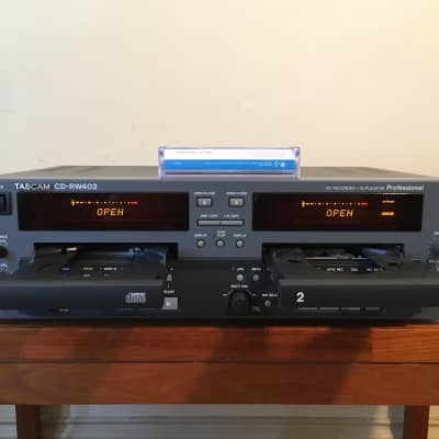 TASCAM CD-RW402 Professional CD Recorder / Player / Duplicator 