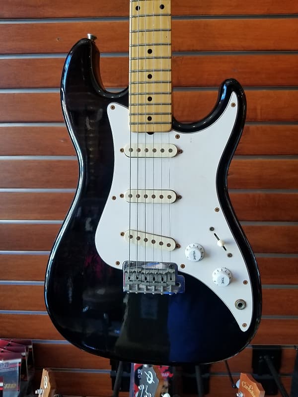 Fender Squier Bullet Stratocaster 1986 MIJ w/ Hard Case | Reverb