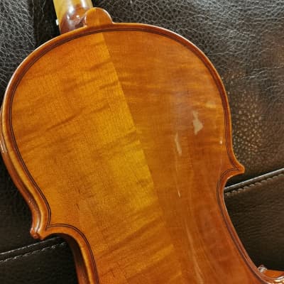 Menzel 1/2 Violin with Case and Bow - Natural image 8