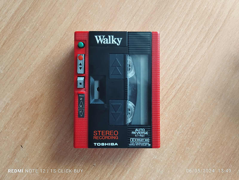 Toshiba KT RS1 1985 - Toshiba Walkman radio cassette player