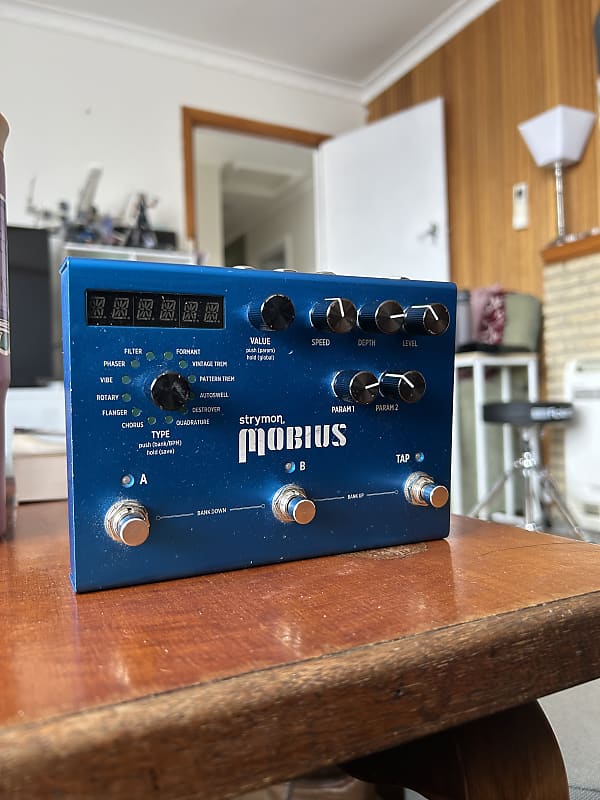 Strymon Mobius