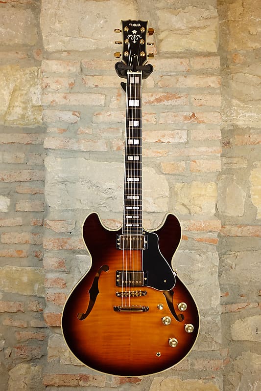 YAMAHA SA2200 BS - Brown Sunburst