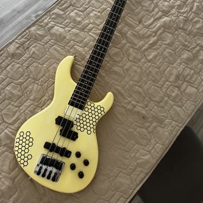 Aria Pro II RSB Medium II 1986 - White | Reverb