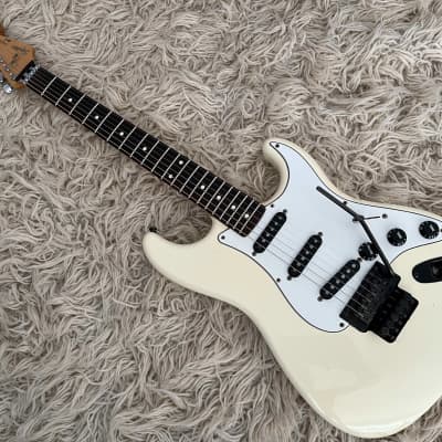 Vintage 1985 Fender Squier Stratocaster White MIJ Japan