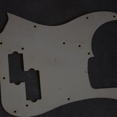 Fender real vintage early 1960s Precision Bass scratchplate =looks great but was cut out at the end Bild 5