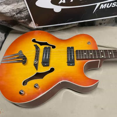 Soares'y Guitars Archtop Hollow Body Singlecut 4-string Tenor Guitar - Local Pickup Only image 2