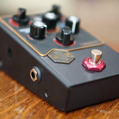 Beetronics Swarm Royal Series Fuzz | Reverb