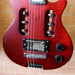 Traveler EG-1 Standard Electric Travel Guitar Satin Red