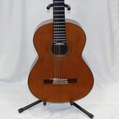 Ramirez r4 deals classical guitar