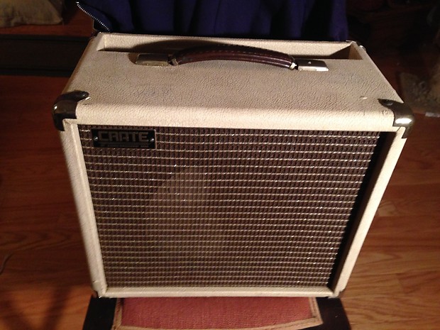 Crate Vintage club 20 amp needs repair.