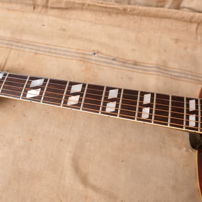 Gibson  Dove 1967 - Sunburst image 11