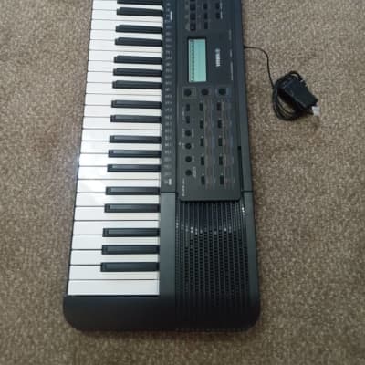 Yamaha PSR-E273 61-Key Arranger Keyboard 2020 - Present - Black