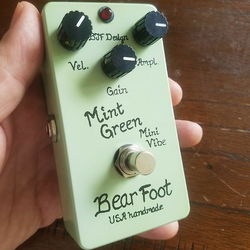 ギター BearFoot Mint Green Mini Vibe Bearfoot fx Mint Green Mini Vibe - YouTube