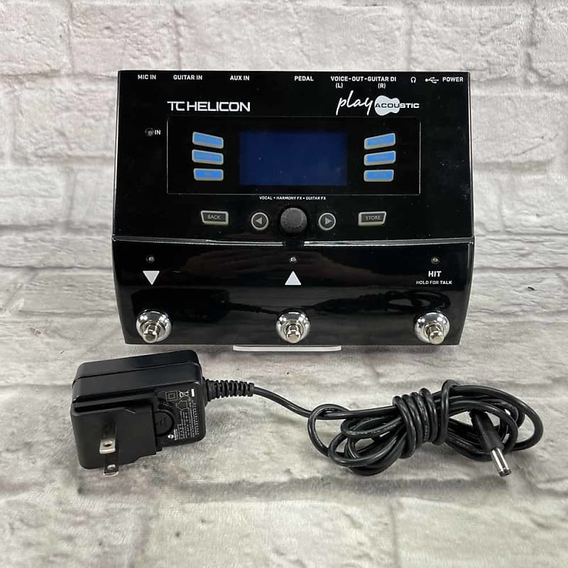 Tc Helicon Play Acoustic 3 -Button Vocal And Acoustic Guitar