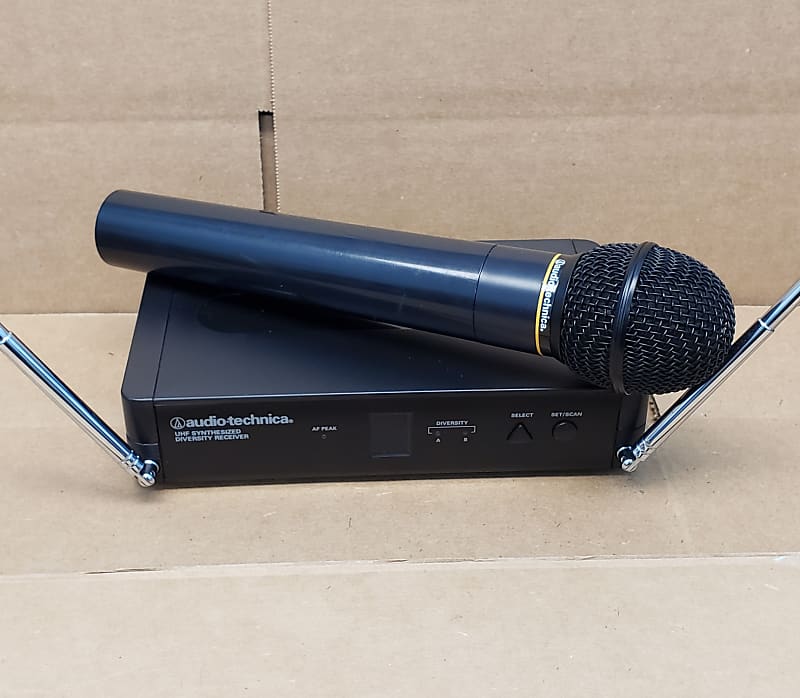 Audio Technica ATW 702 UHF Wireless Handheld Microphone Receiver System 700 Series w Case and Clip