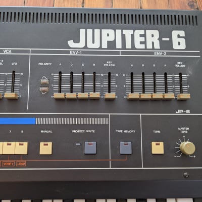 Roland Jupiter 6 61-Key Synthesizer image 2