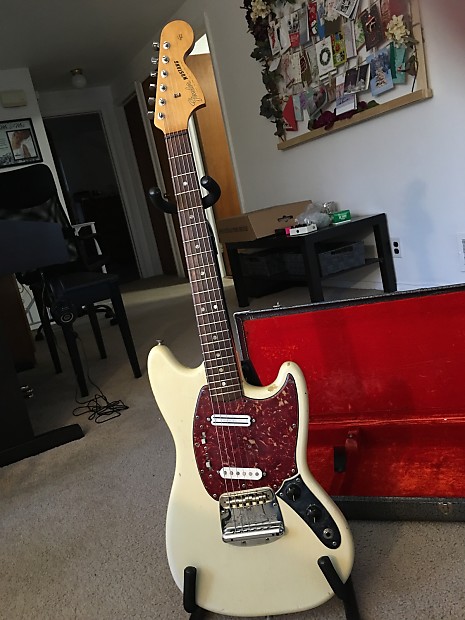 Fender mustang hot sale rails