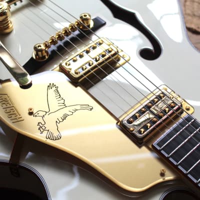 GRETSCH G6136T-59 Vintage Select '59 Falcon with Bigsby, Vintage White, HARDCASE, PAPERS image 4