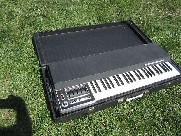 Final price reduction. RARE Wurlitzer 7300 Combo Organ Black