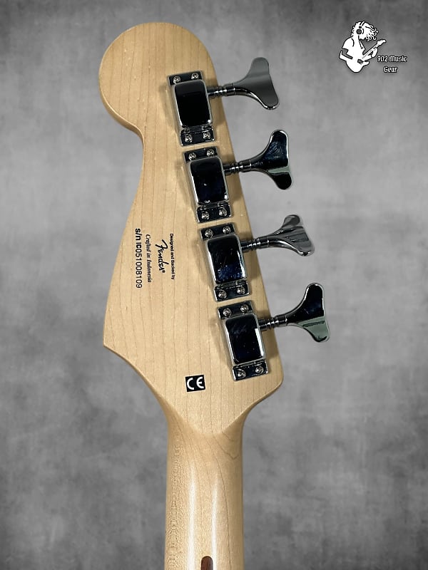 Squier by Fender Badtz-Maru Bronco bass