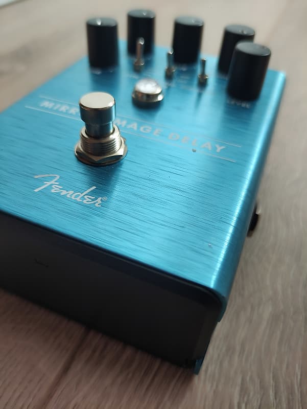 Fender Mirror Image Delay