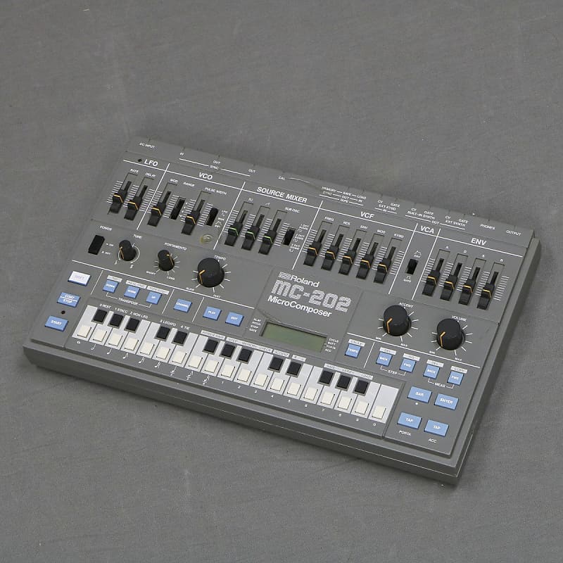 ジャンク ROLAND MC-202 Micro Composer Roland MC 202 Synthesizer Micro Composer Good condition