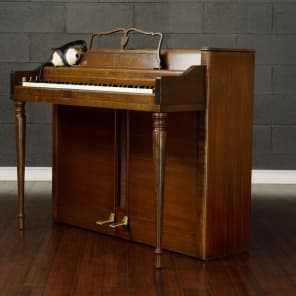 Wurlitzer 720 Electronic Piano with Vibrato in Walnut image 6