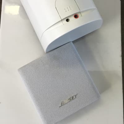Bose Bose Acoustimass single cube speaker -white image 2