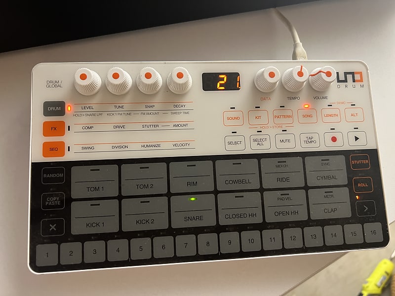 ik multimedia uno drum Lo-Fi drum machine | Reverb