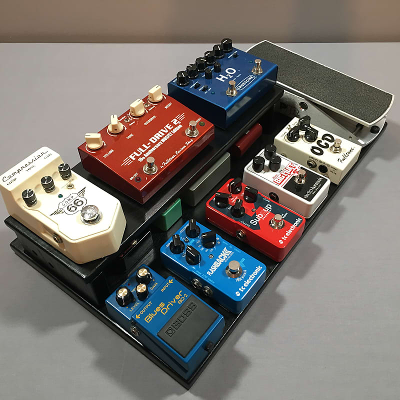 MadPedalBoards PopTop 12 x 21 two tier Pedalboard / Black Reverb