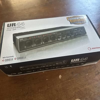 Steinberg UR44 オーディオインターフェイスusb 2.0 6x4 STEINBERG UR44 6x4 USB 2.0 AUDIO INTERFACE YAMAHA PREAMPS