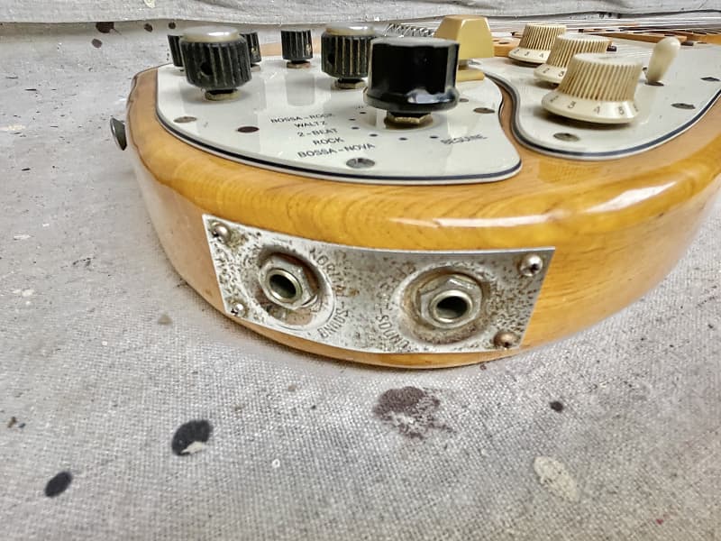 【中古】 Frengers ミュー 1970's Fresher Straighter FS-686 Strat Guitar w/Built in